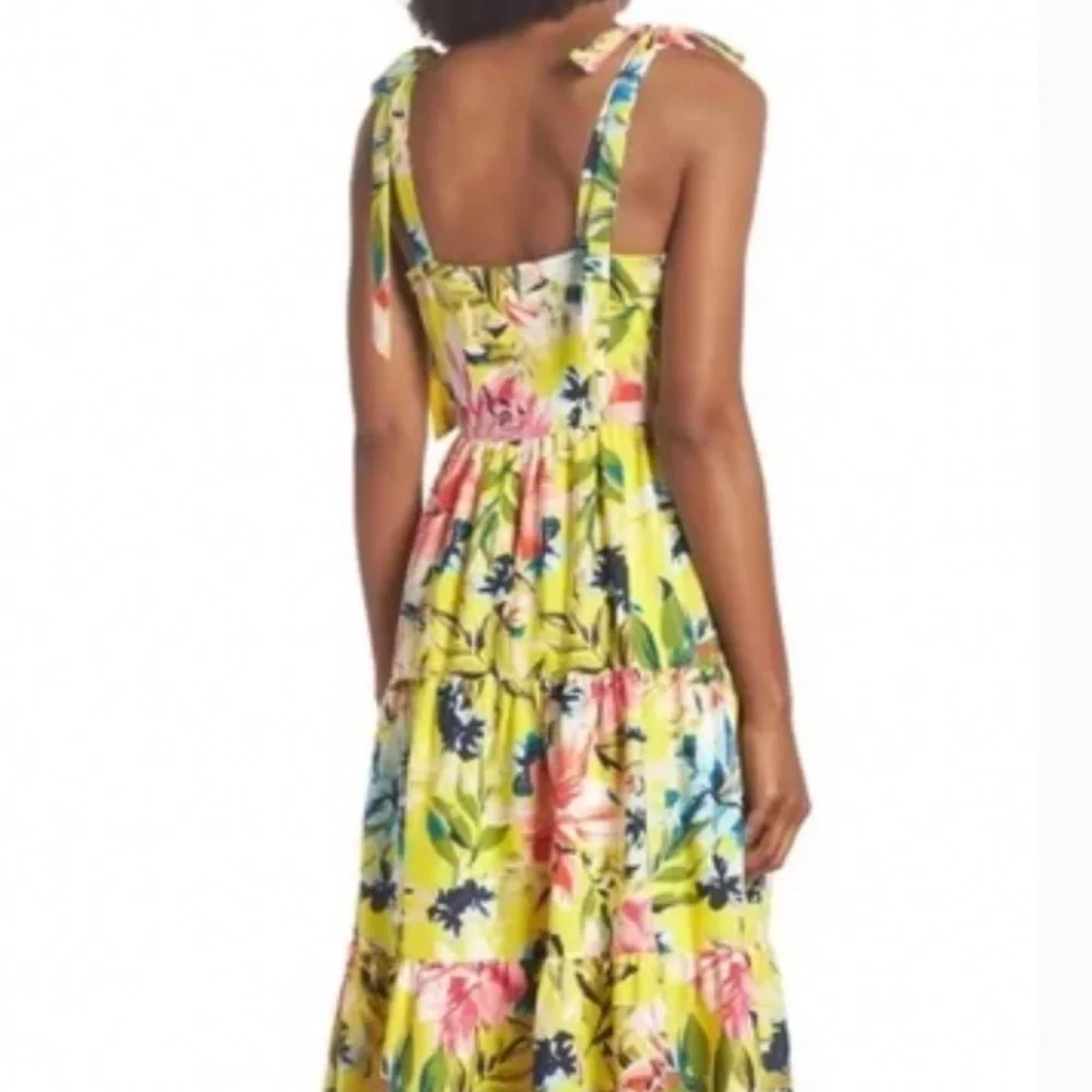 Eliza j - Picture 3 of 4